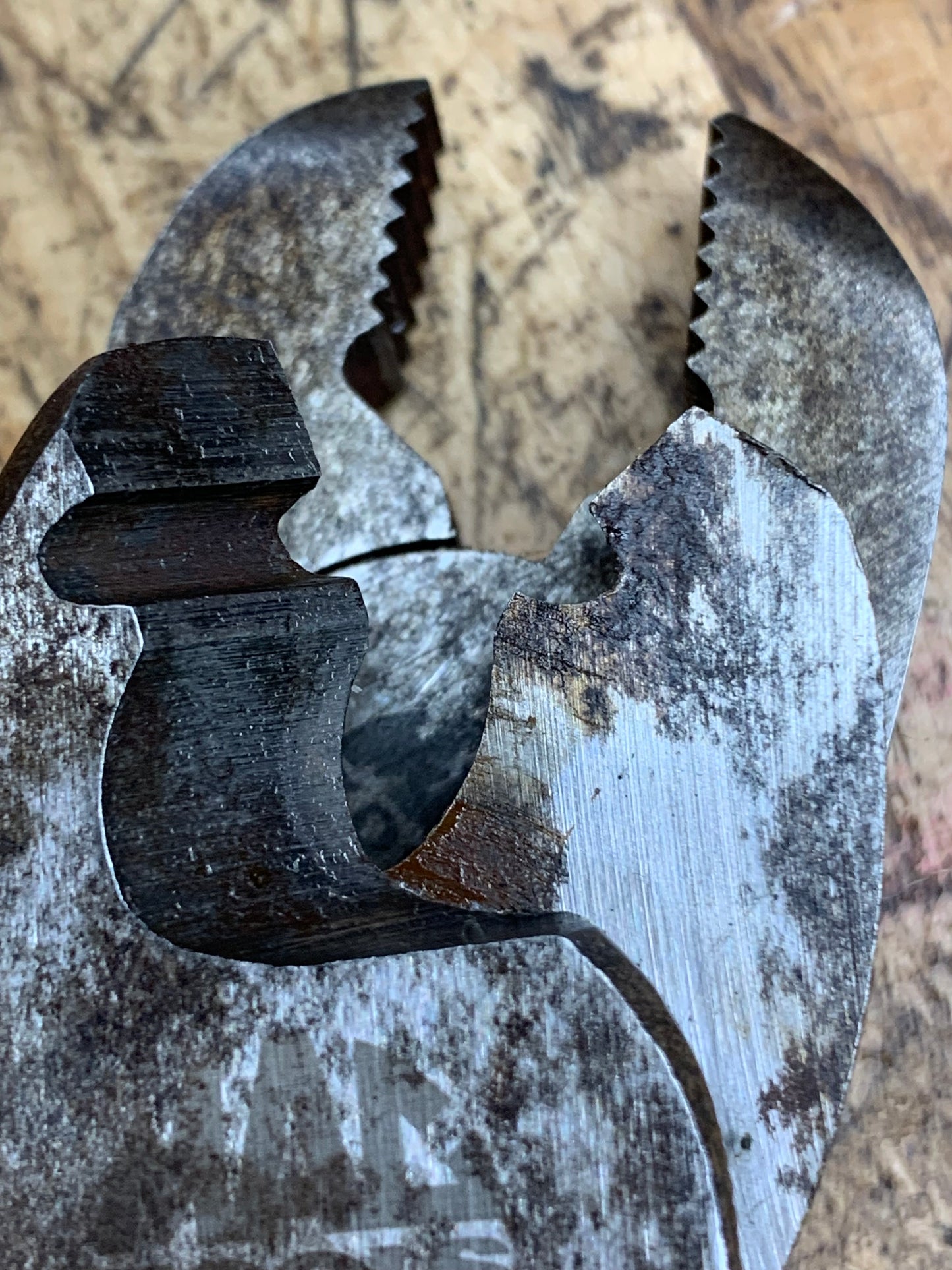 Mac Tools Battery Plier Set: Cable Cutters, Terminal Pliers