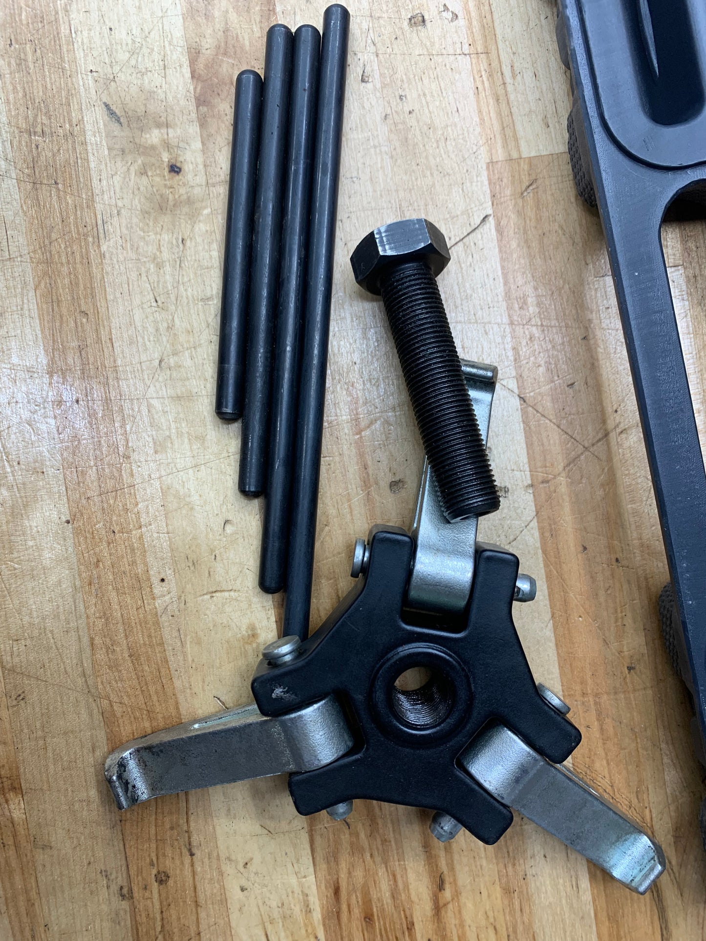 Blue Point Harmonic Balancer Puller YA6490A