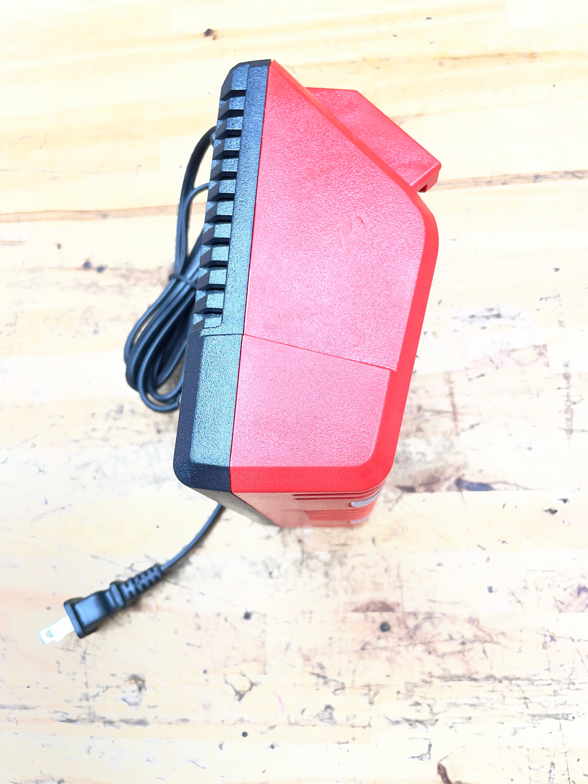 Milwaukee M18/M12 Dual Voltage Battery Charger 48-59-1812