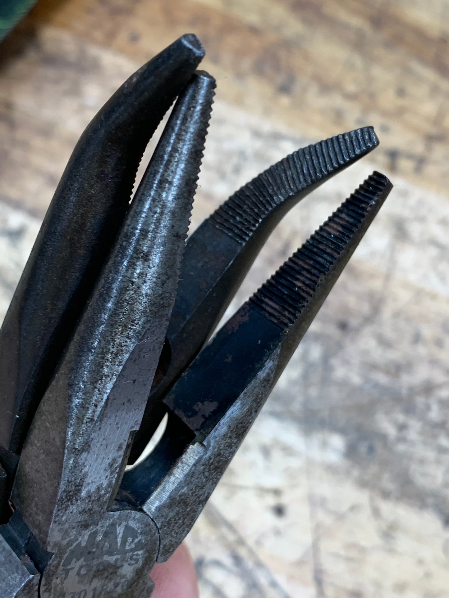 Mac Tools 2pc Needle Nose and Bent NN Plier Set