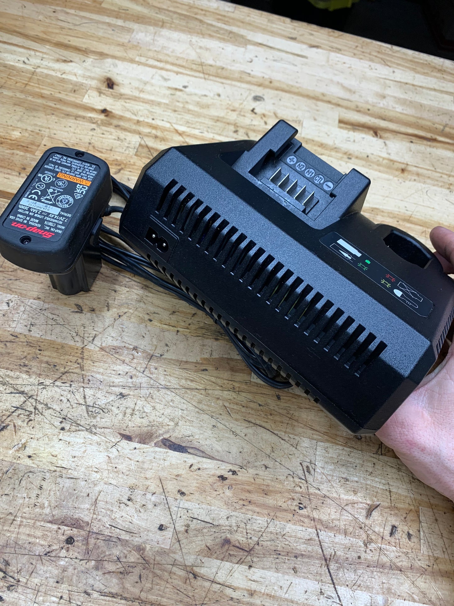 Snap On 14v & 18v Dual Battery Charger WITH BATTERY CTC131A