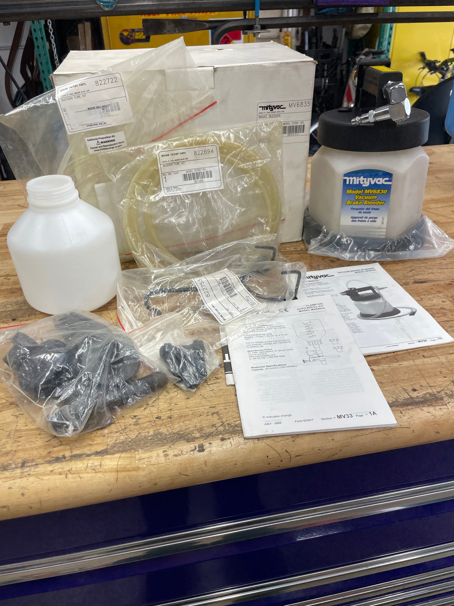 Mityvac Pneumatic Brake and Clutch Bleeding Kit with Refill Bottle COMPLETE MV6835