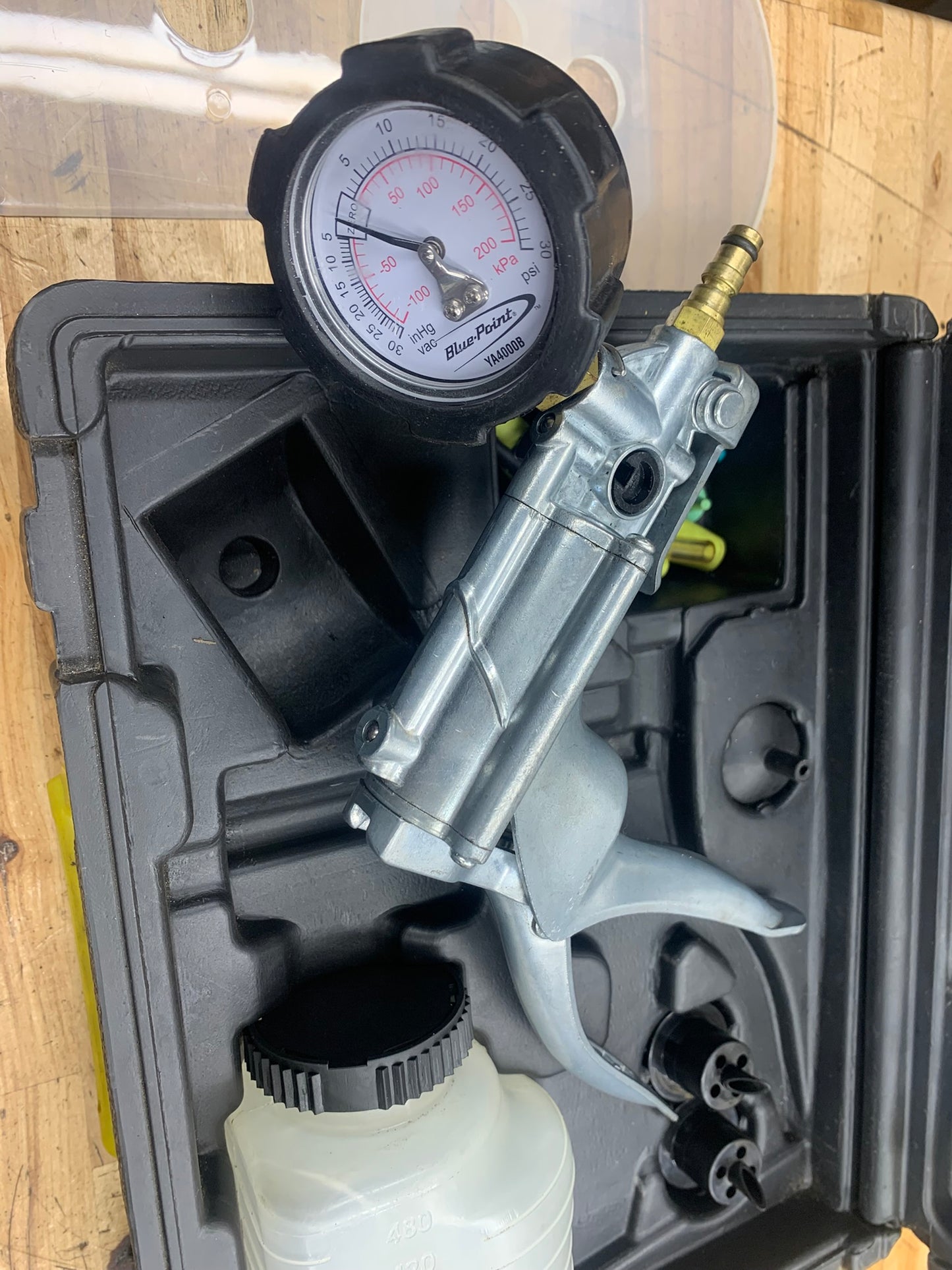 Blue Point Vacuump/Pressure Pump Kit YA4000B