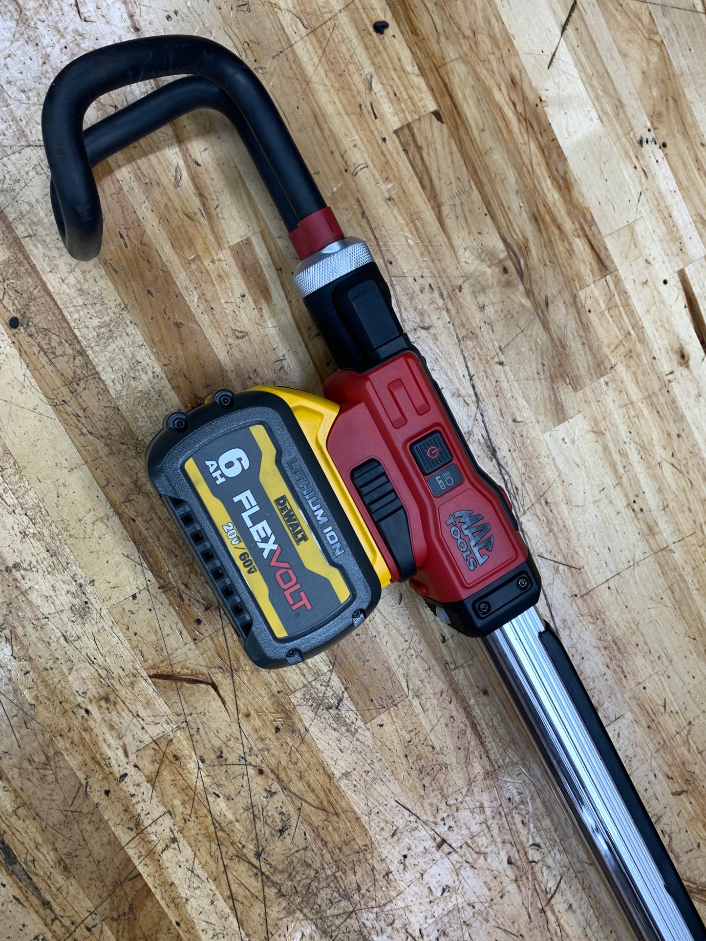 Mac Tools 20v Underhood Folding LED Light WITH BATTERY MCL045