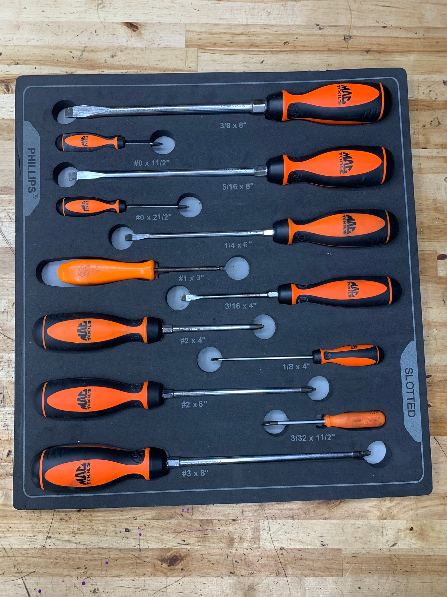 Mac Tools* Macsimizer Grip Screwdriver Set in Foam Tray 12pc SDRBM12FN