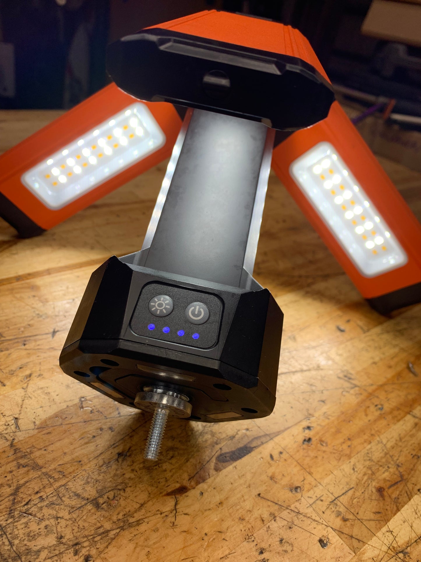 Matco Tools 2000 Lumen 3-Way Snap Magnetic Lithium Work Light MWLWL2