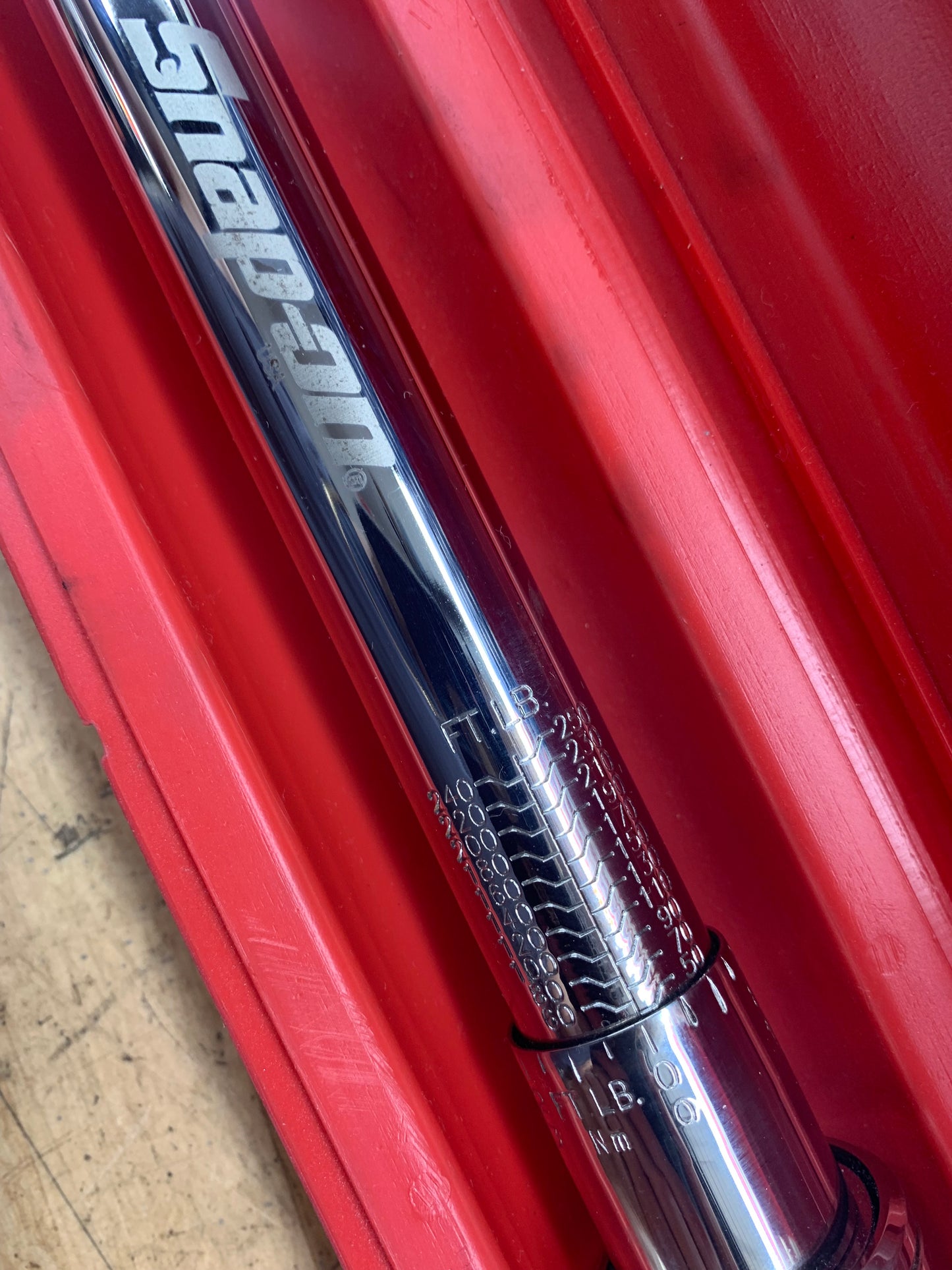 Snap On 1/2" dr. torque wrench 50-250 Ft.Lb.  QD3R250