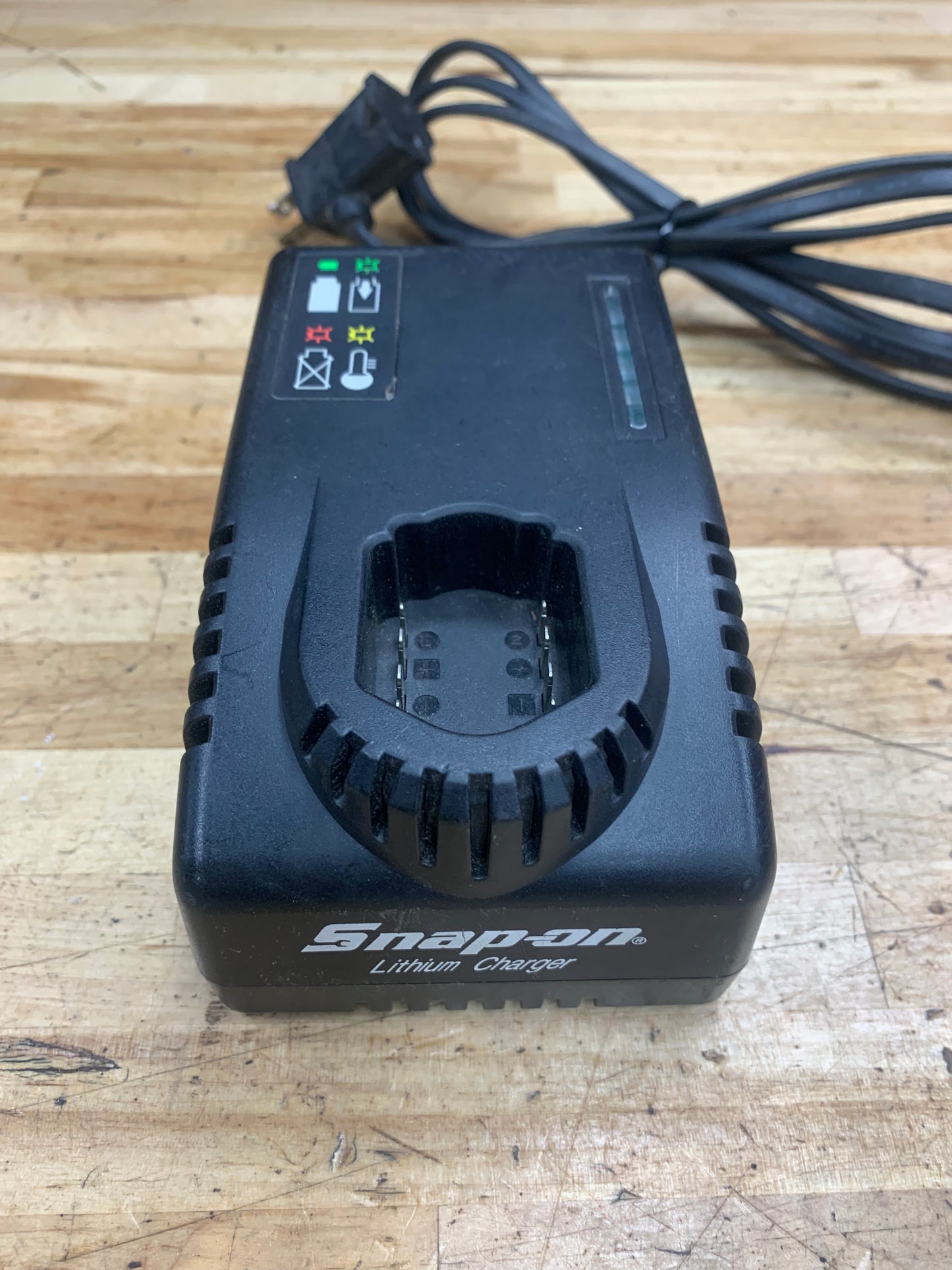 Snap On 14.4v Battery Charger CTC772A