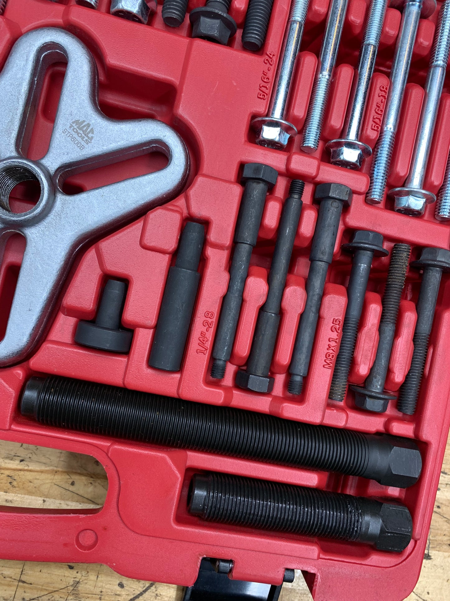 Mac Tools Master Bolt Grip Puller Set STP600B