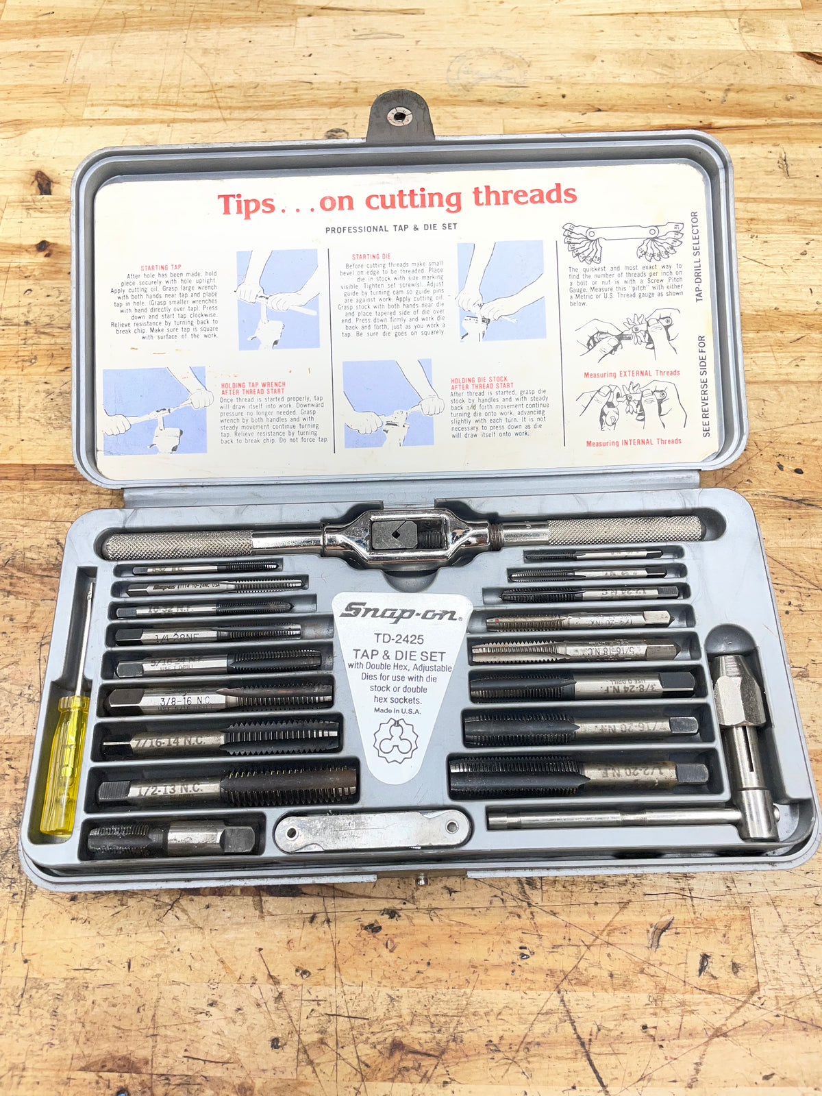 Snap On SAE Tap and Die Set COMPLETE USA TD2425