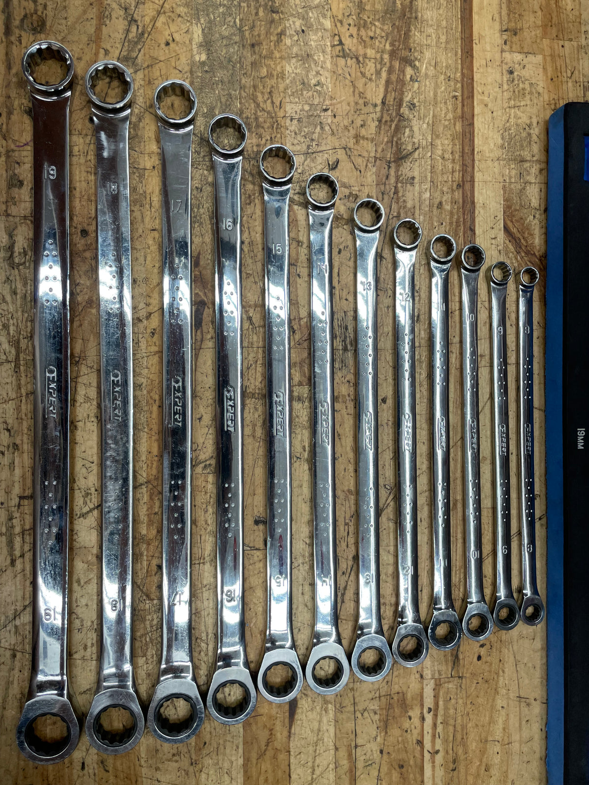 Expert by Mac Tools Metric Extra Long Ratcheting Box Wrench Set 8-19mm 12pc E111120