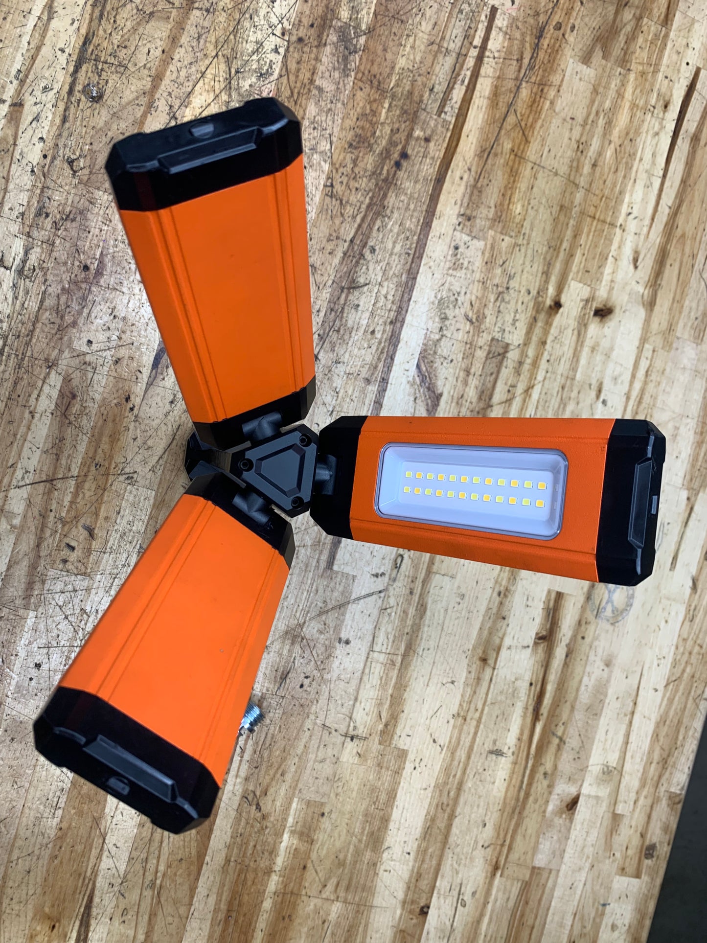 Matco Tools 2000 Lumen 3-Way Snap Magnetic Lithium Work Light MWLWL2