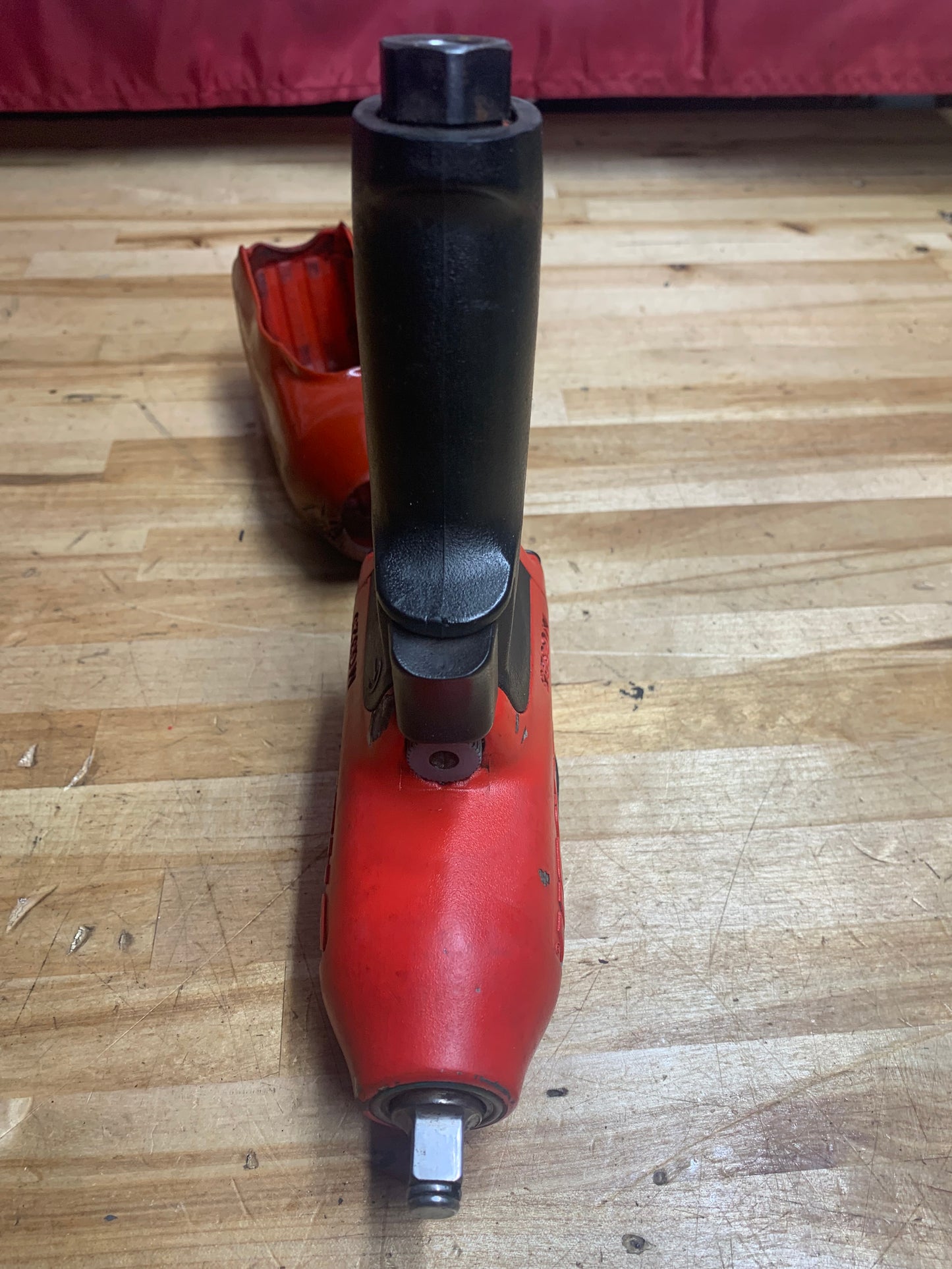 Snap On 3/8" Air Impact Wrench.  MG325