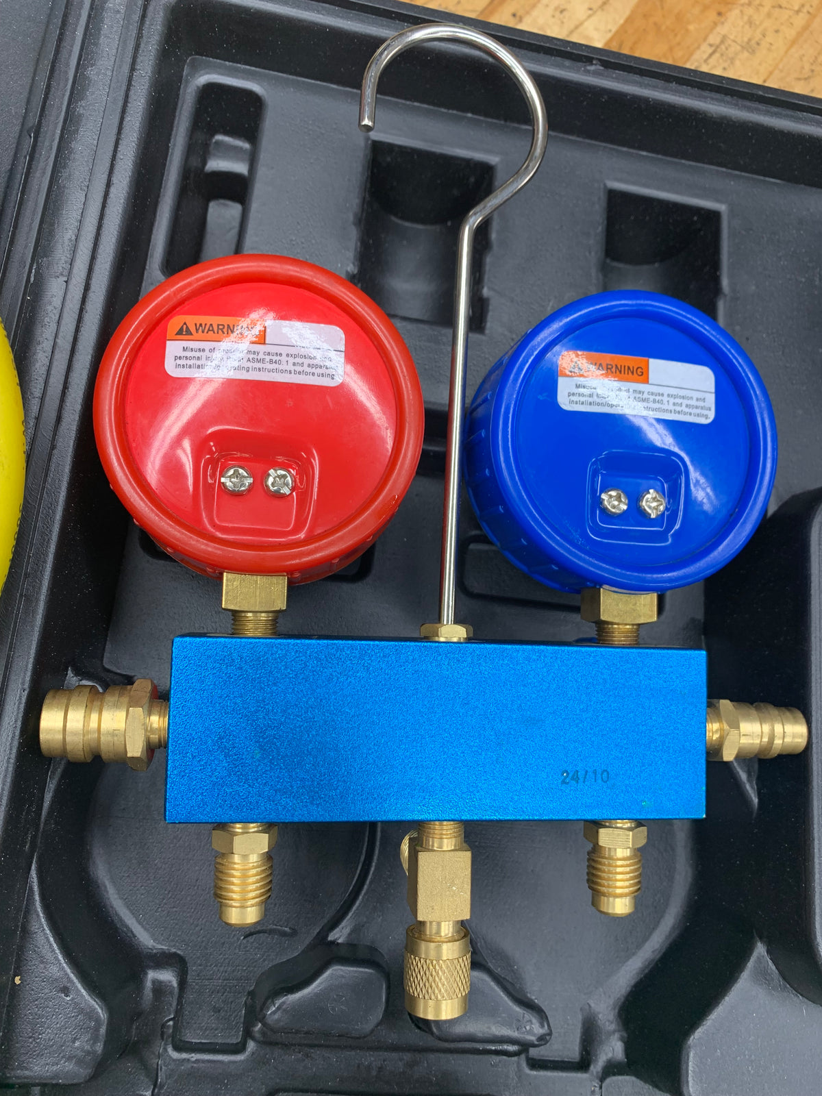 Mac R134A Refrigerant Manifold Gauge Set AC289773