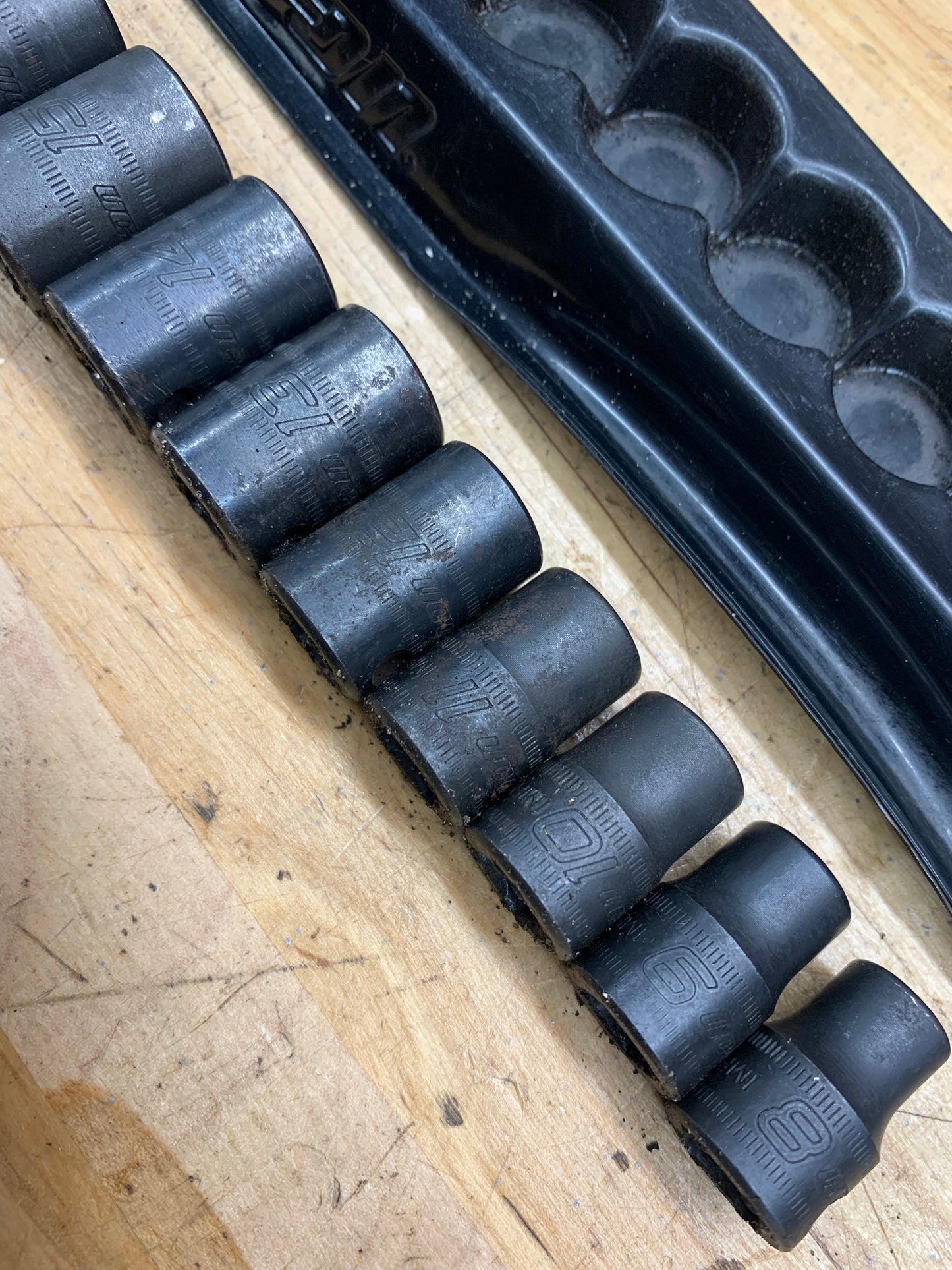 Snap On 14pc 3/8" Shallow Impact Metric Socket Set 214IMFMYA