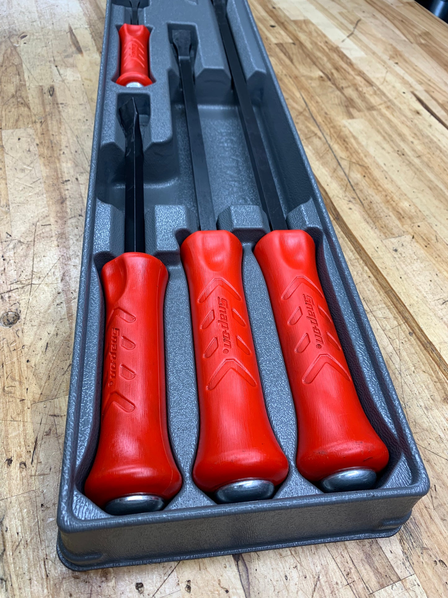 Snap On Striking Prybar Set Red LIKE NEW SPBS704AR