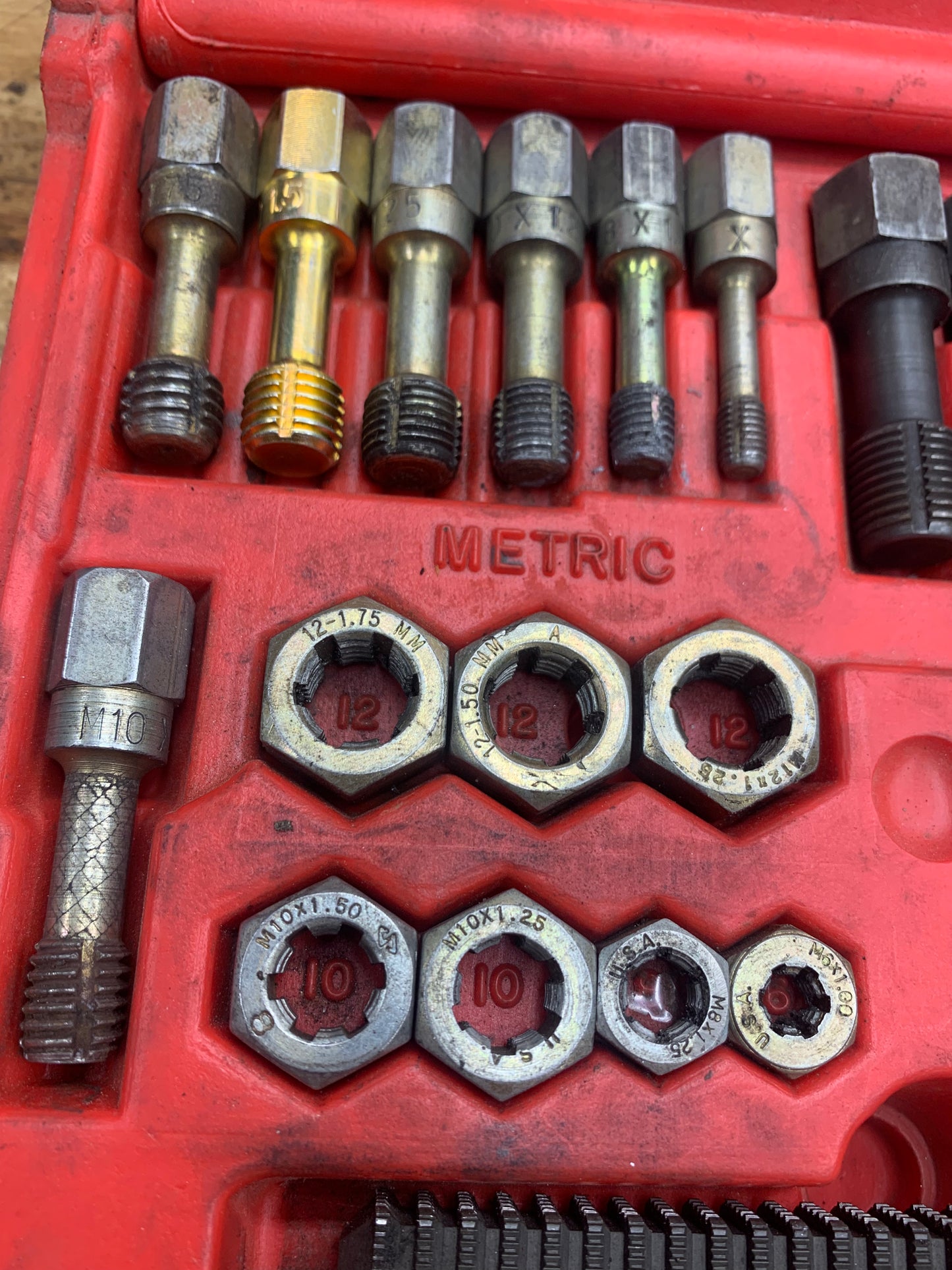 Snap On Rethreading Set 32pc. USA RTD42