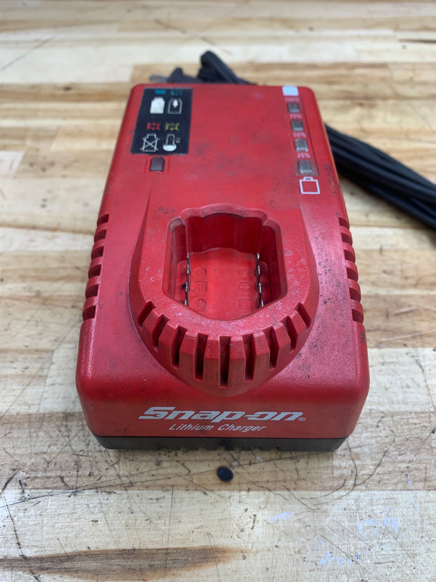 Snap On 14.4v Battery Charger CTC772