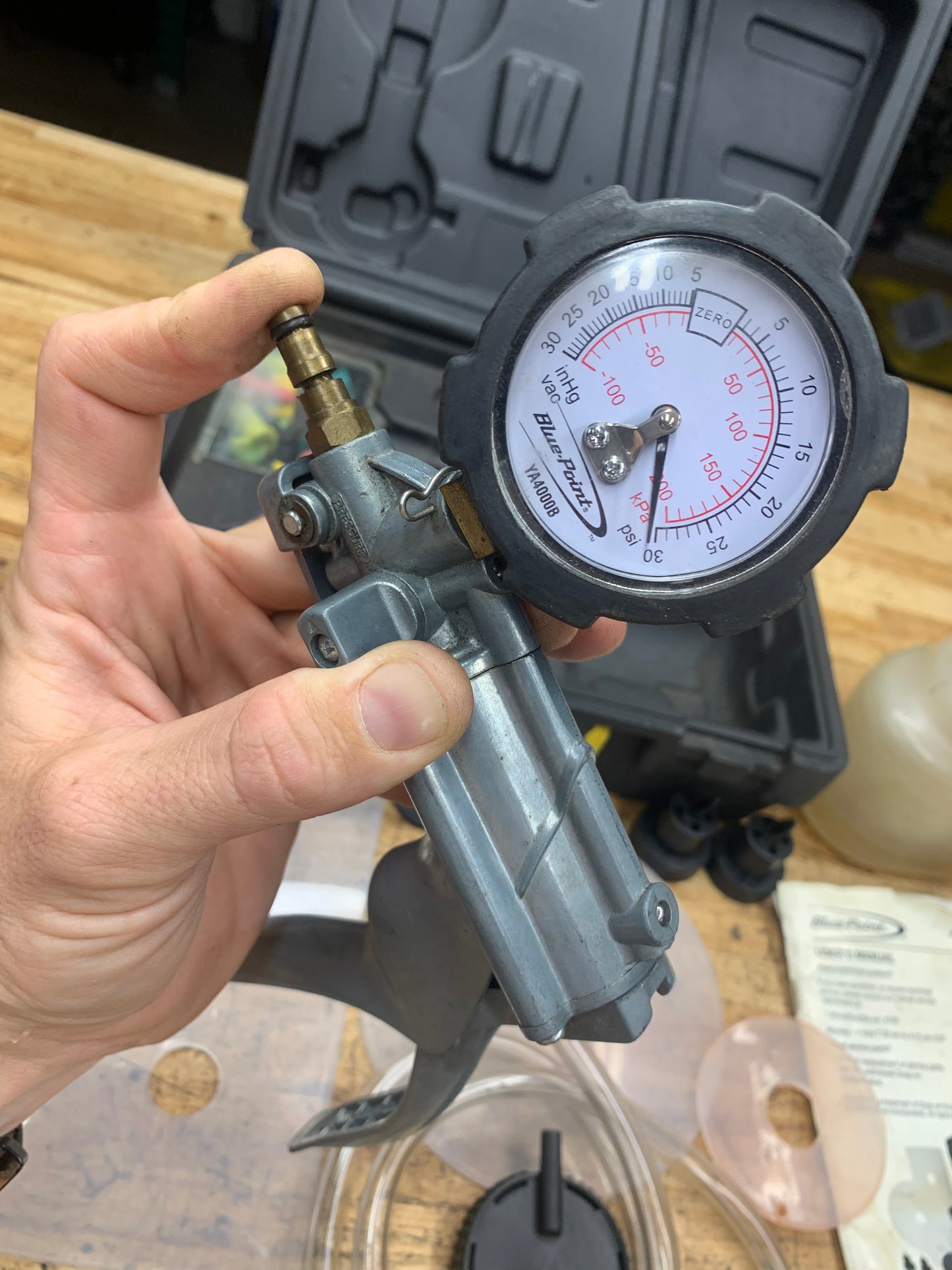 Blue Point Pressure/Vacuum Pump Automotive Test kit YA4000B