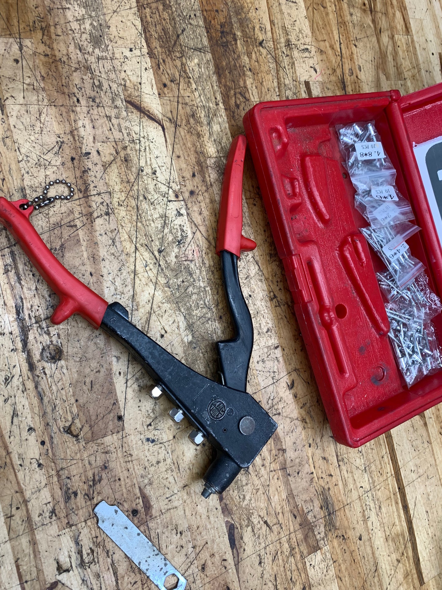 Mac Tools Heavy Duty Rivet Gun Kit RGS100