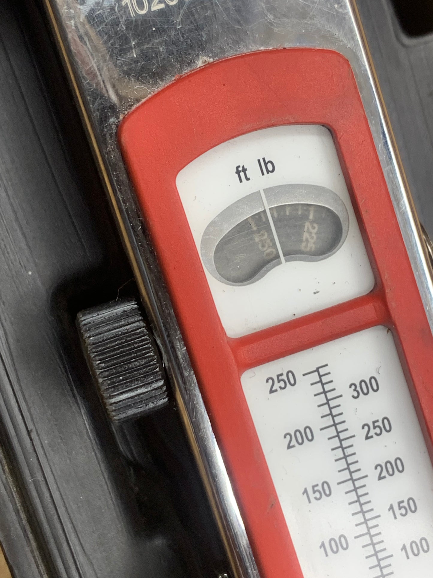 Snap On 1/2" Torque Wrench 40-250 it Ib USA TQFR250E