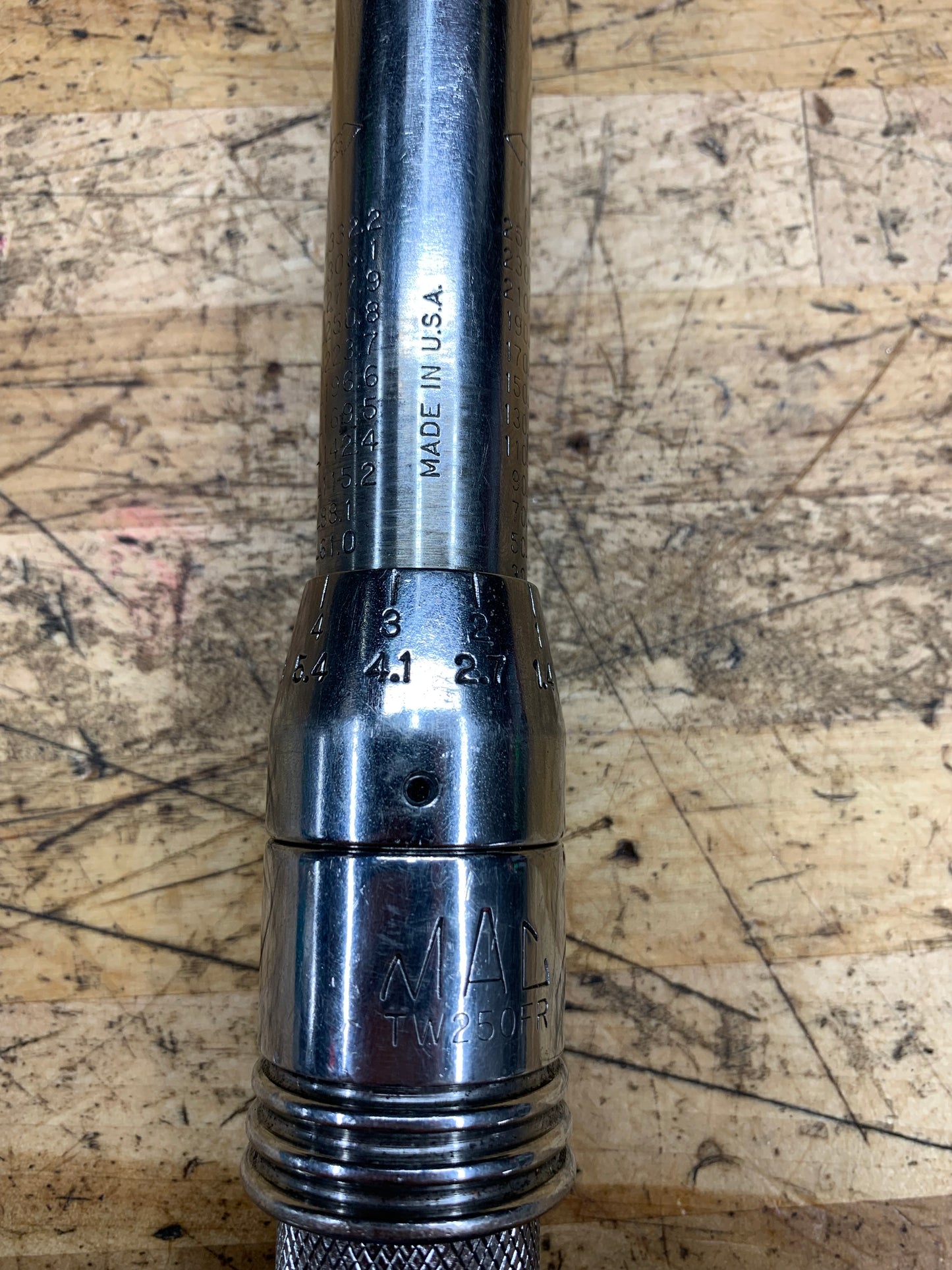 Mac Tools 1/2" Drive Click Style Torque Wrench 30-250ft lb. USA TW250FR