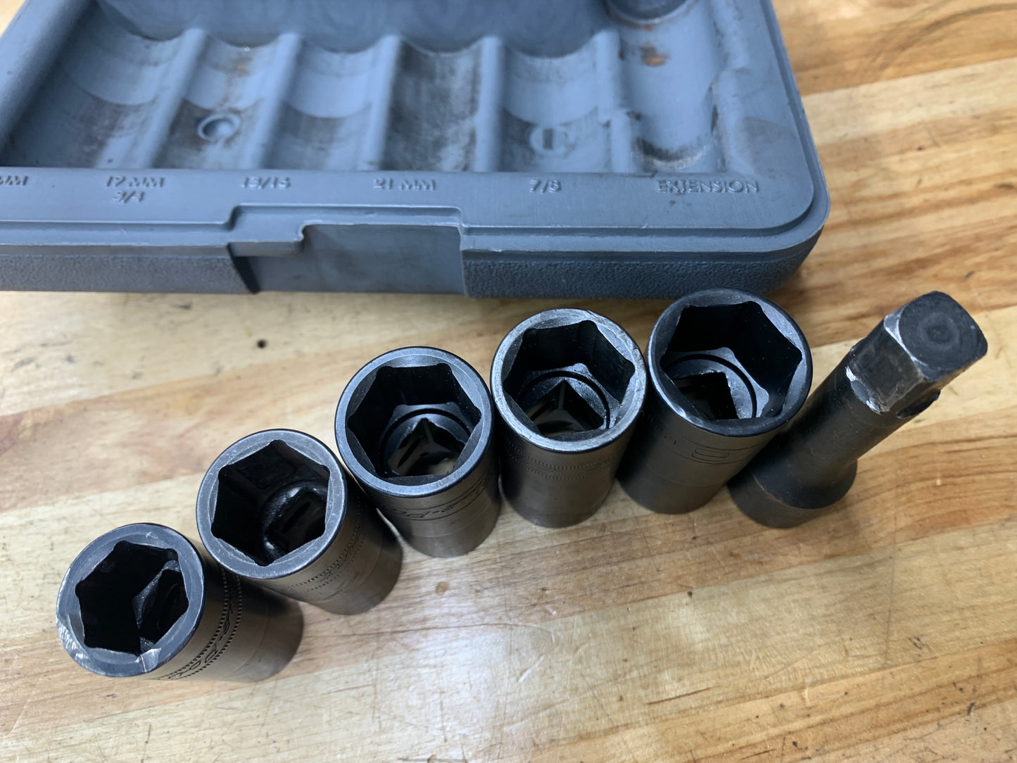 Blue Point Wheel Flip Socket Set Lug Nut Extractor Kit LSR1500