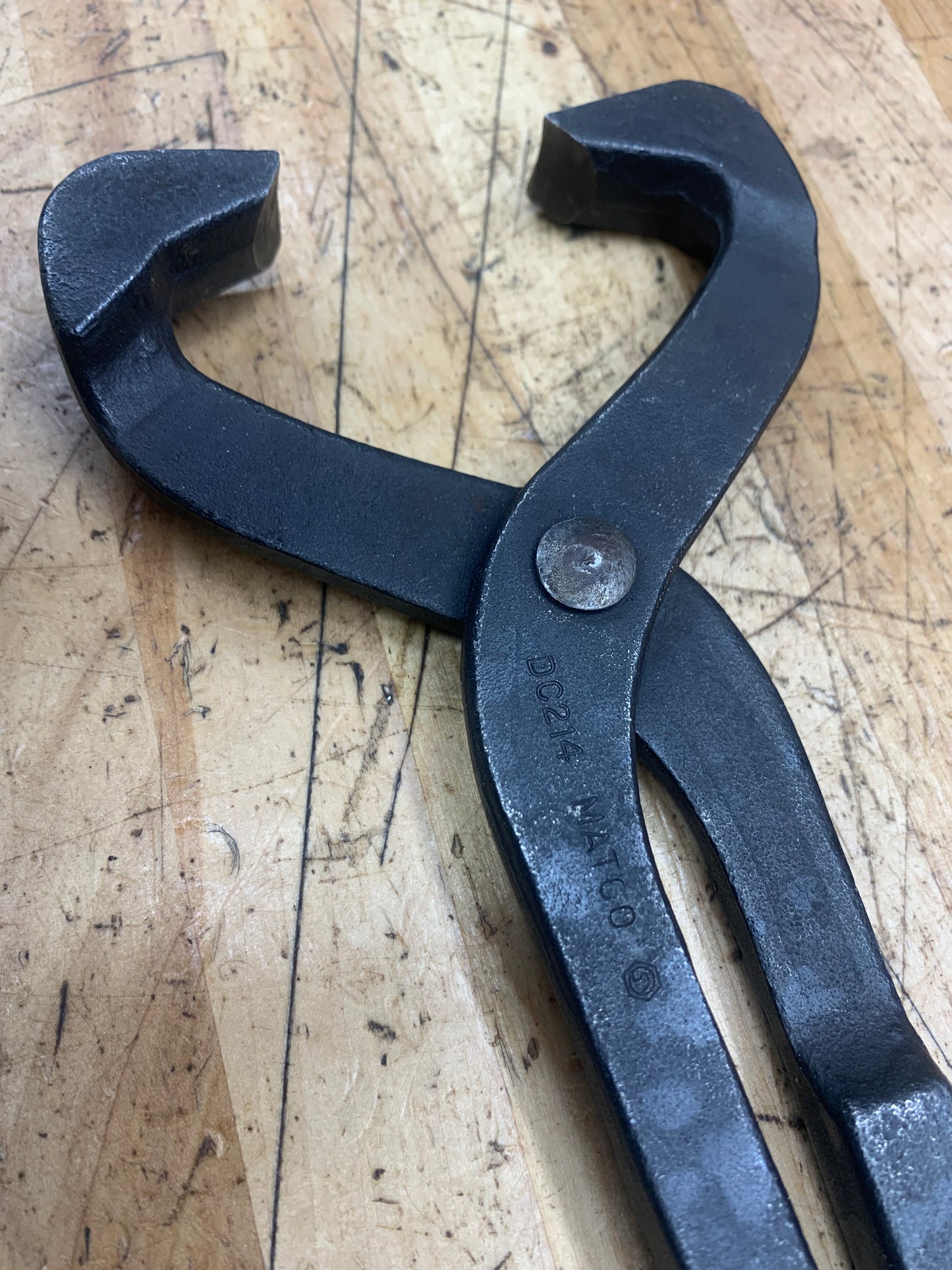 Matco Hub and Dust Cap Pliers DC214