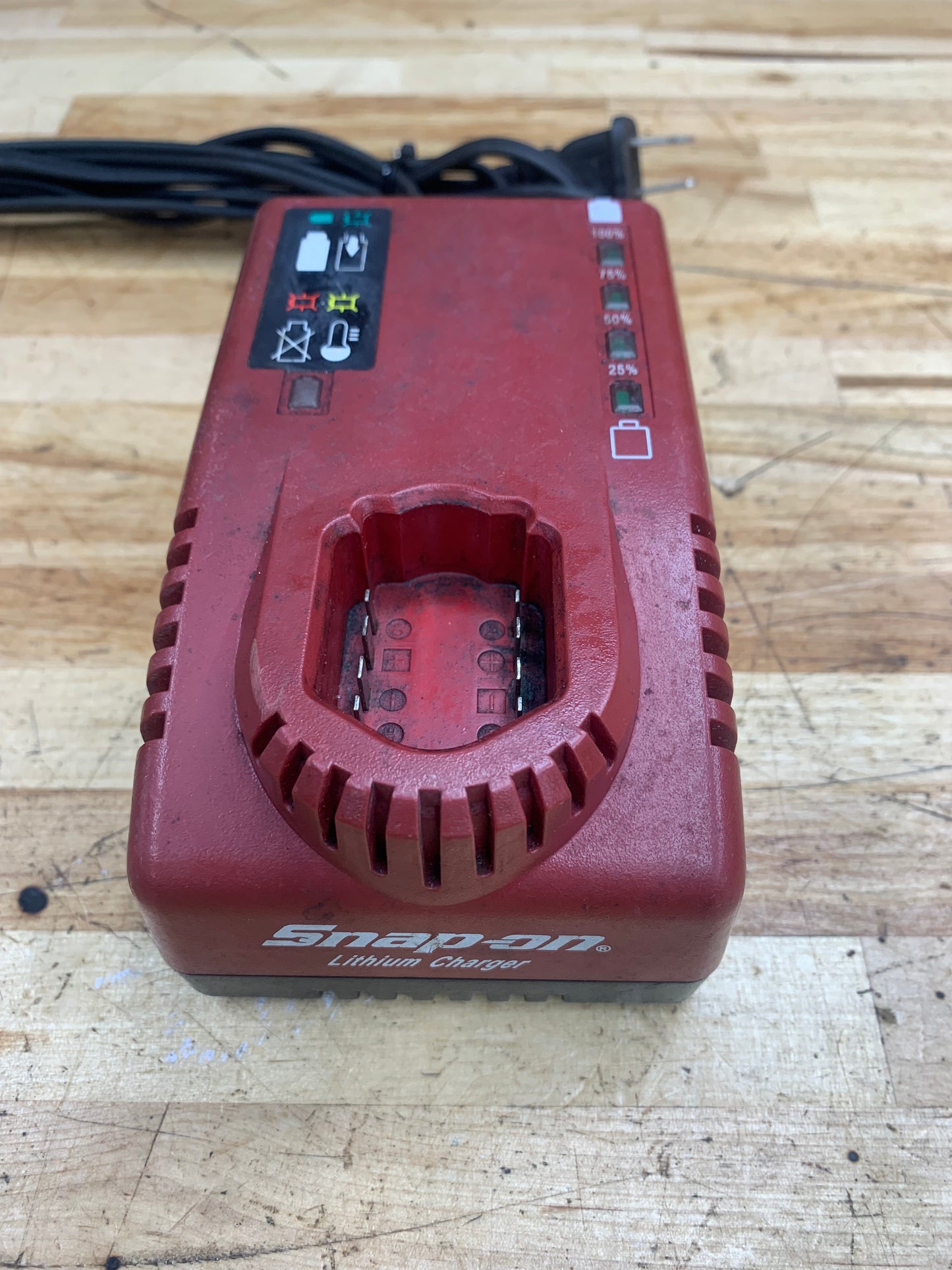 Snap On 14.4v Battery Charger CTC772