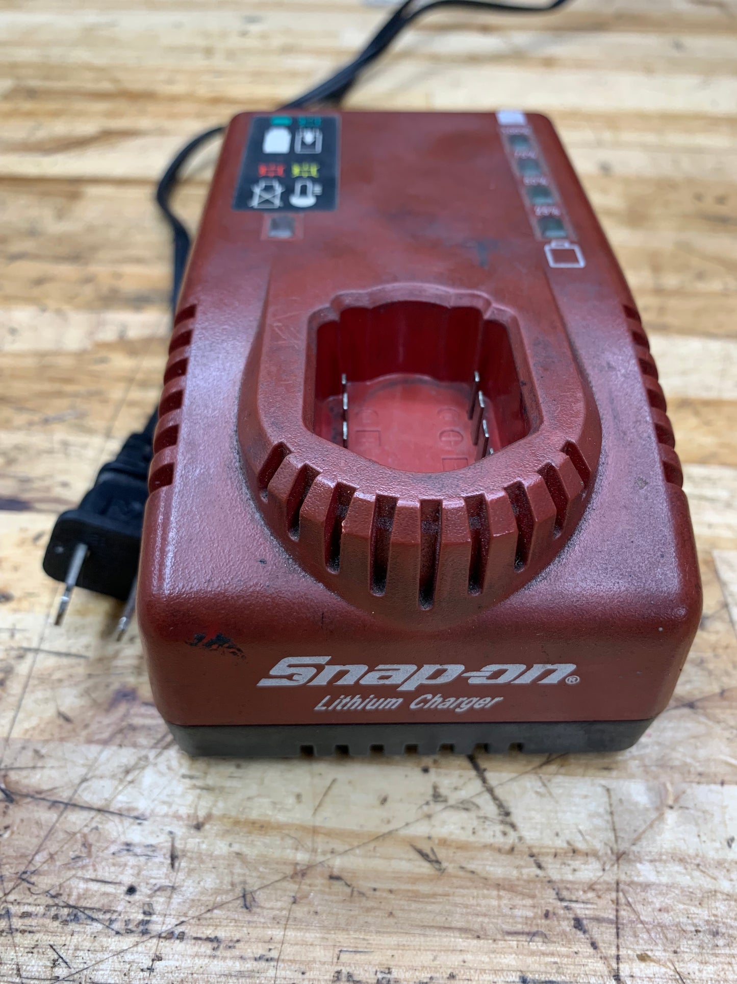 Snap On 14.4v Battery Charger CTC772