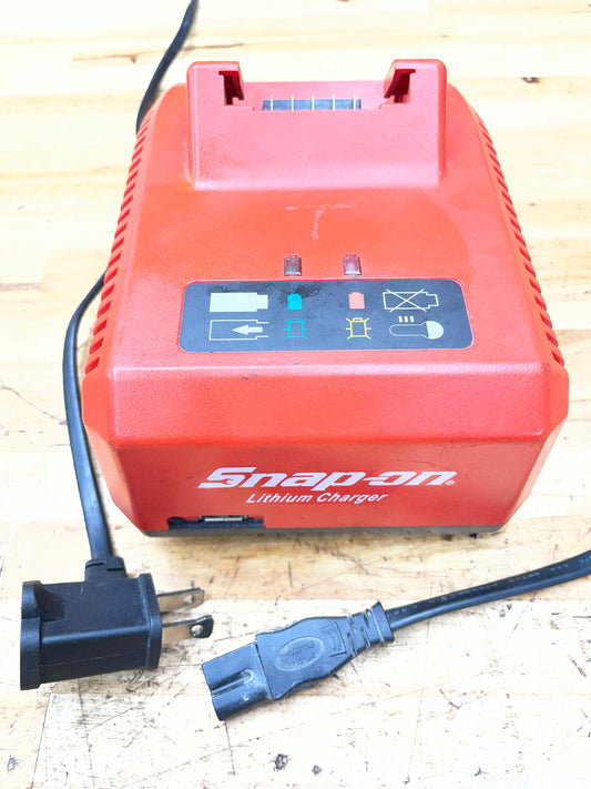 Snap On 18v Battery Charger W/ USB CTC720