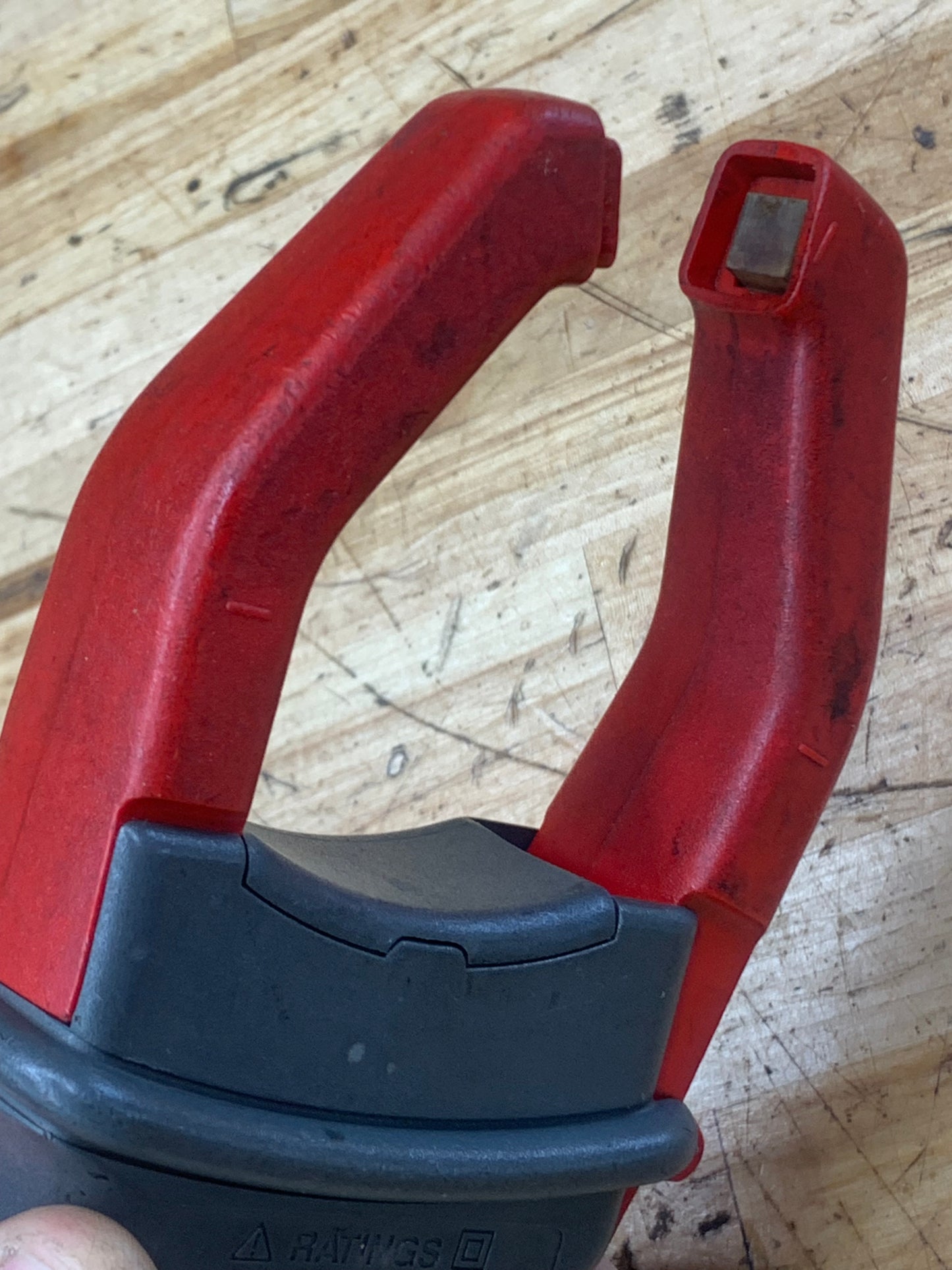 Fluke True RMS AC Clamp Meter 33