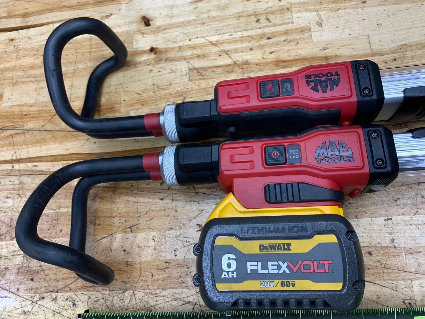 Mac Tools 20v Underhood Folding LED Light WITH BATTERY MCL045