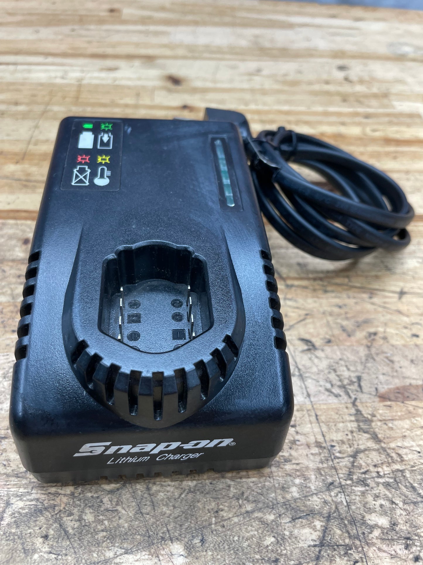 Snap On 14.4v Battery Charger CTC772A