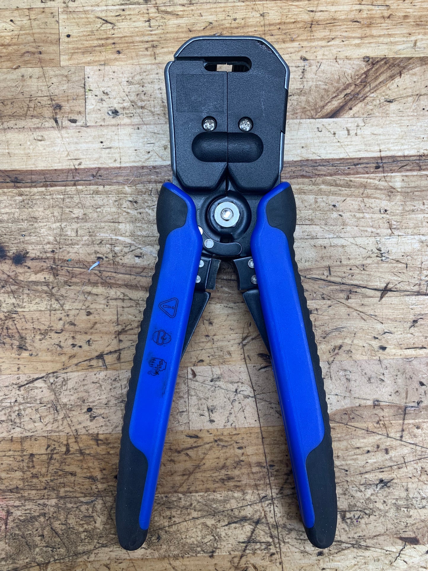 Klein Tools Self Adjusting Wire Strippers 10-20AWG  11061