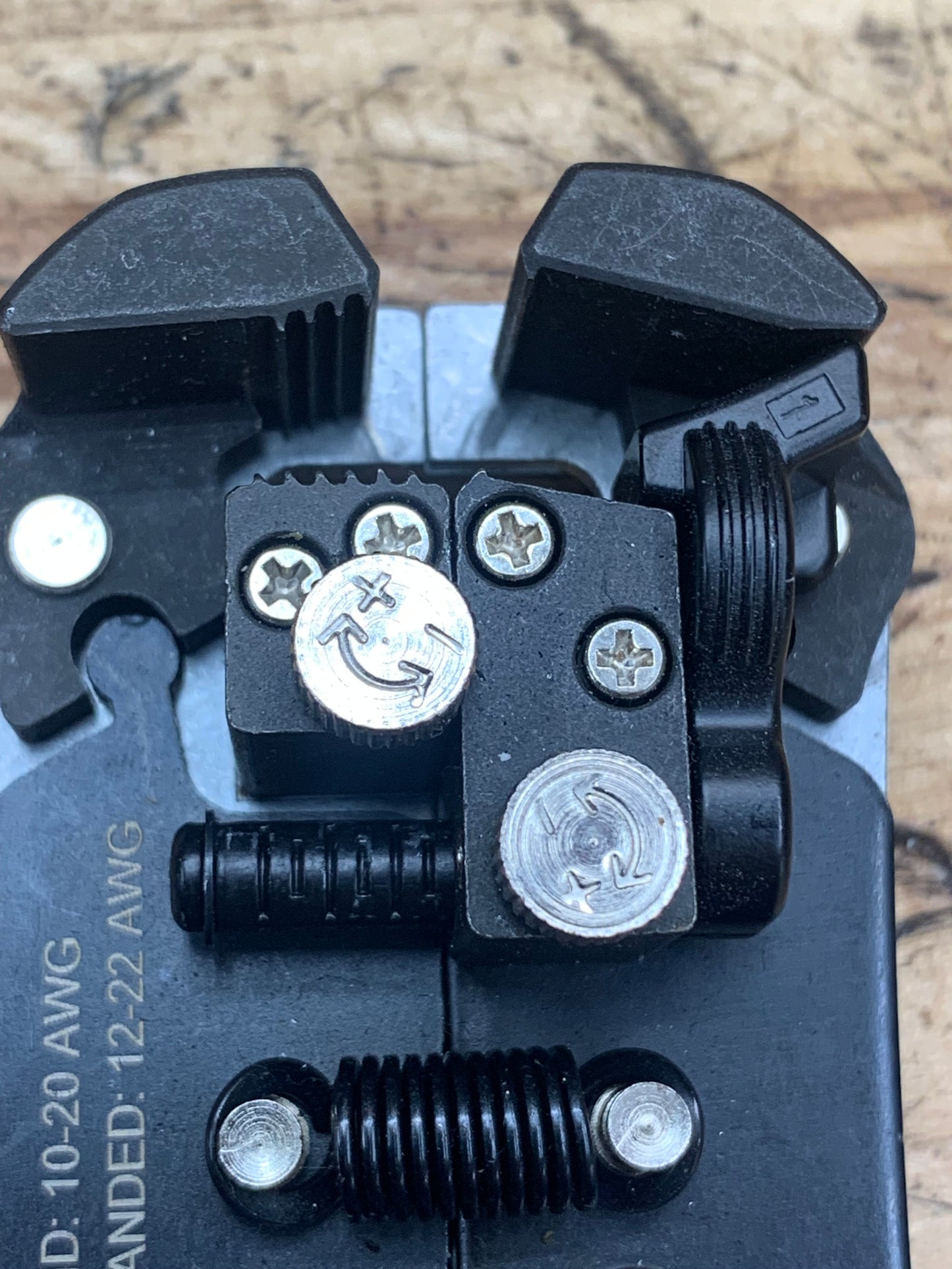 Klein Tools Self Adjusting Wire Strippers 10-20AWG  11061