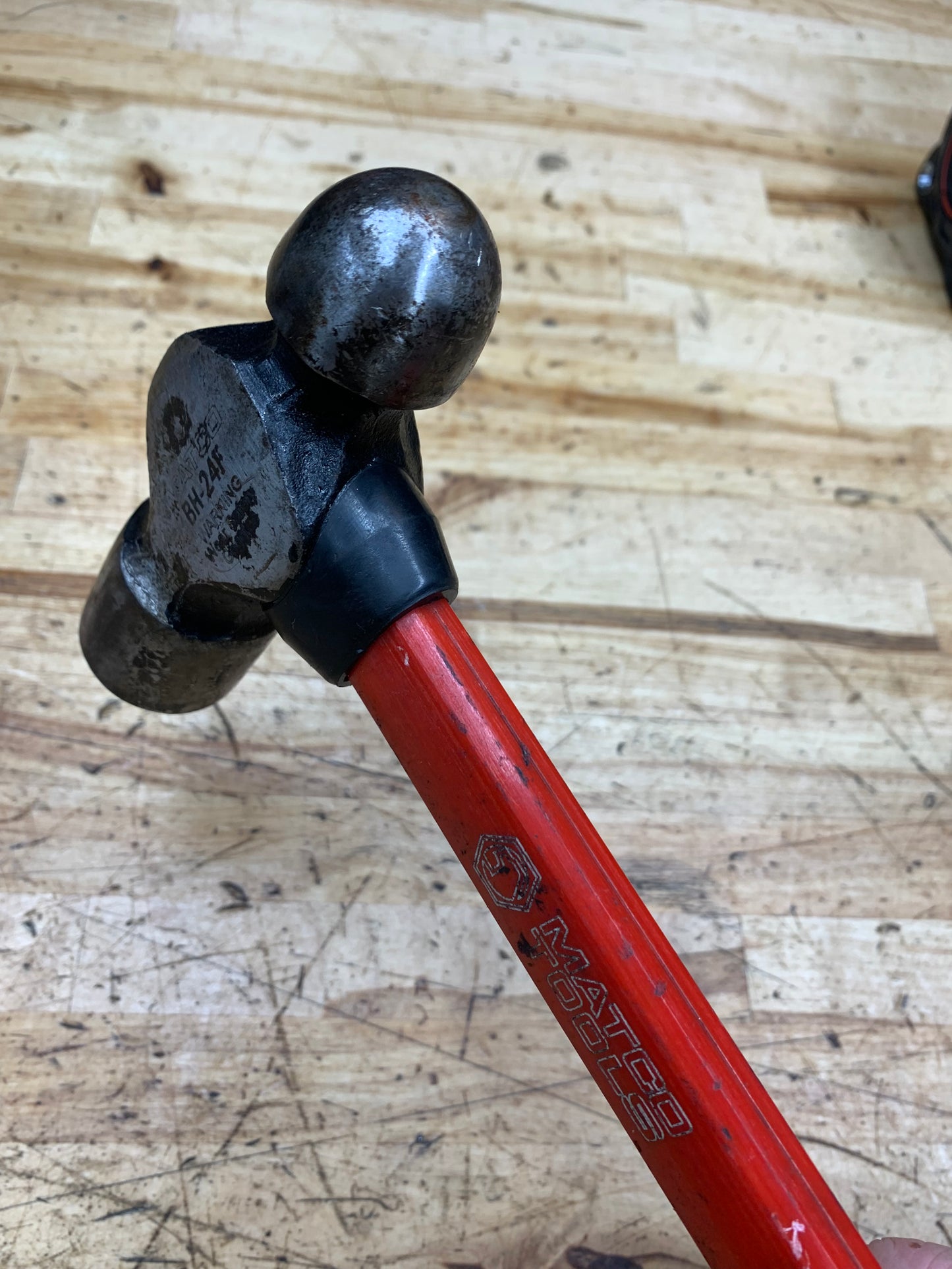 Matco 24oz Ball Peen Fiberglass Handle BH24F