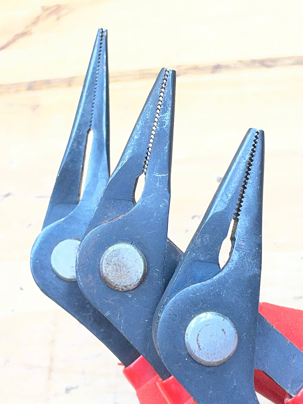 EZ Red 3pc Right Angle Pistol Grip Kiwi Pliers