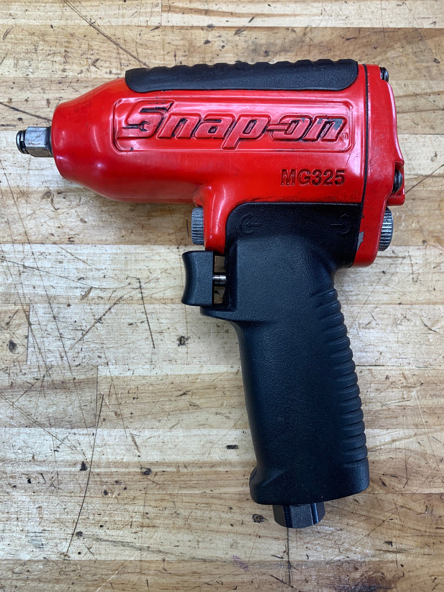 Snap on 3/8” Pneumatic Air Impact Gun MG325