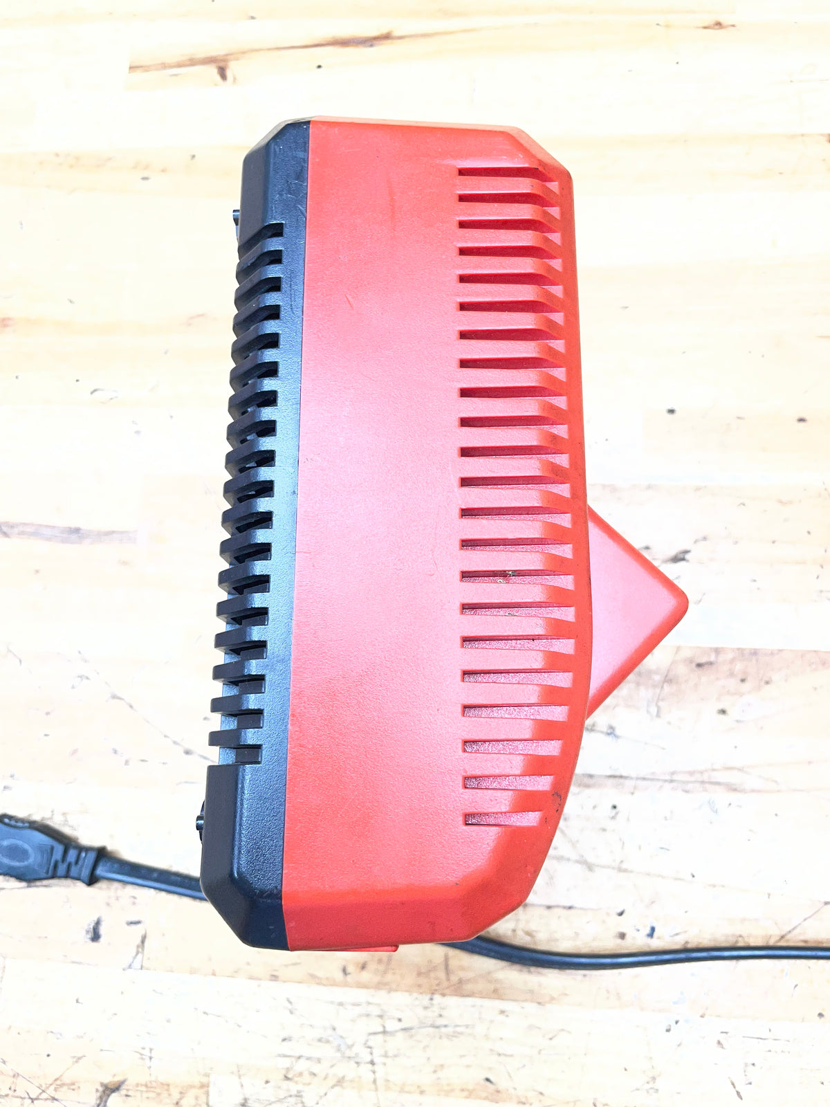 Snap On 18v Battery Charger W/ USB CTC720