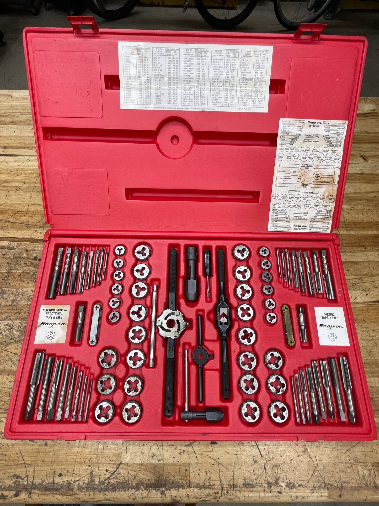 Snap On Metric & SAE Tap & Die Set 76pc LIKE NEW USA TDTDM500