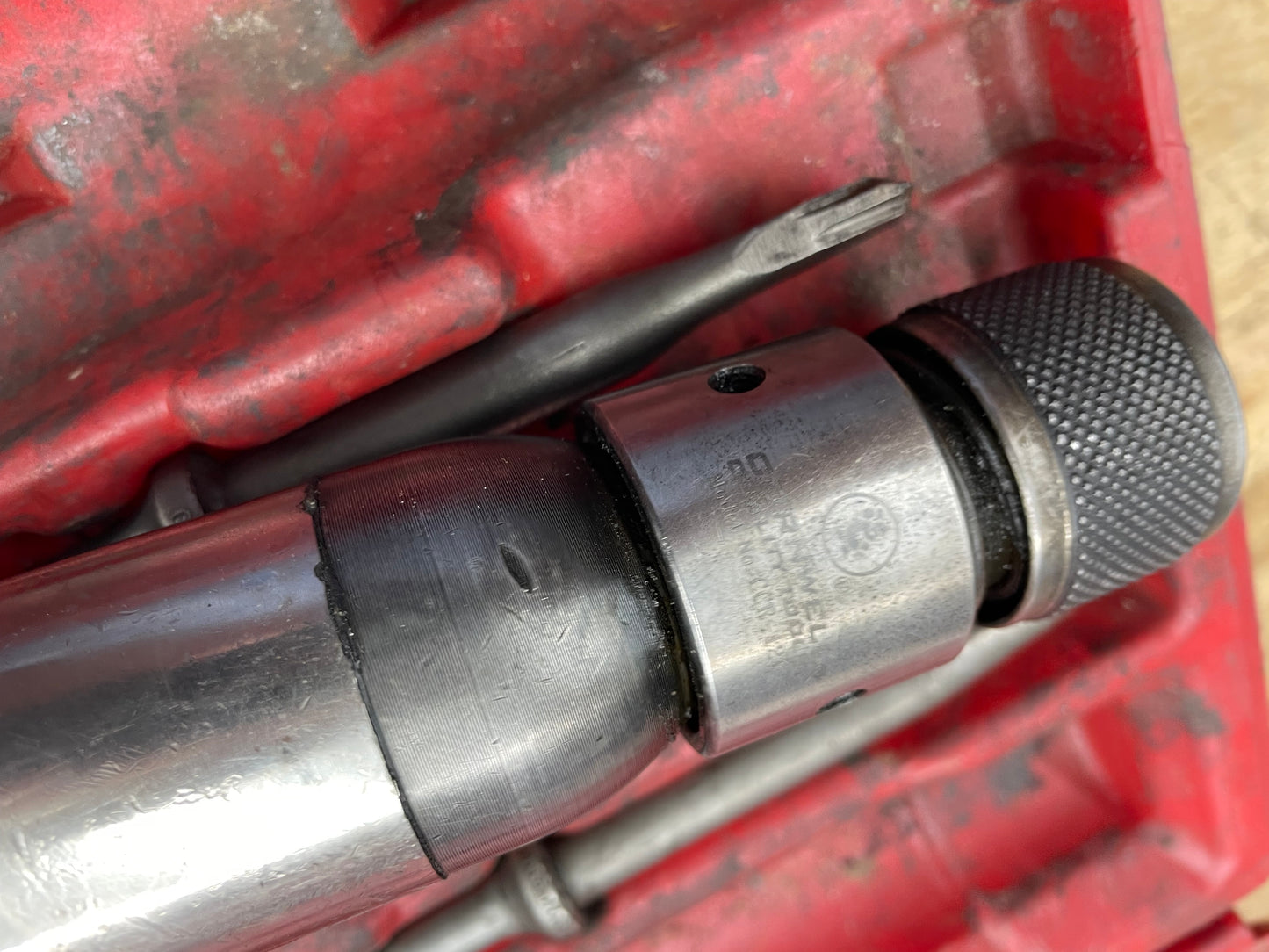 Mac Tools Medium Barrel Air Hammer Kit AH650K