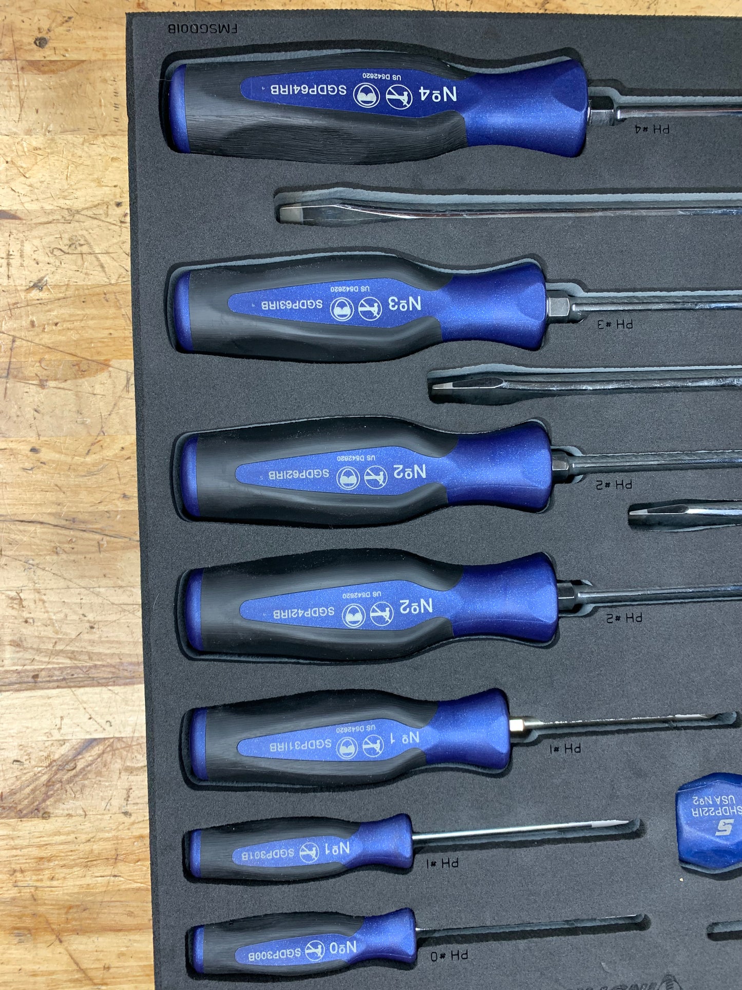 Snap On 16pc Foam Screwdriver Set  POWER BLUE SGDX160BFMB USA