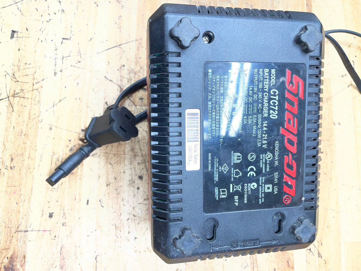 Snap On 18v Battery Charger W/ USB CTC720