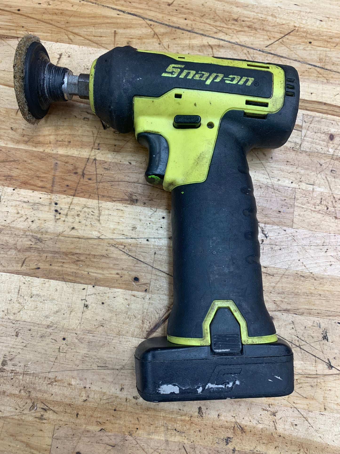 Snap On 14.4v Polisher/Sander HiViz CTPP761AHV WITH BATTERY