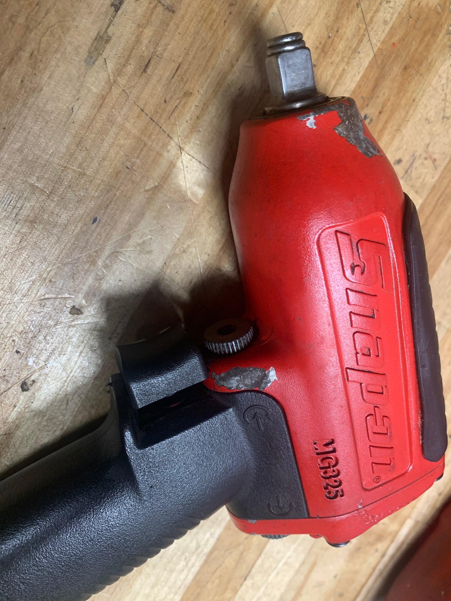 Snap On 3/8" Air Impact Wrench.  MG325