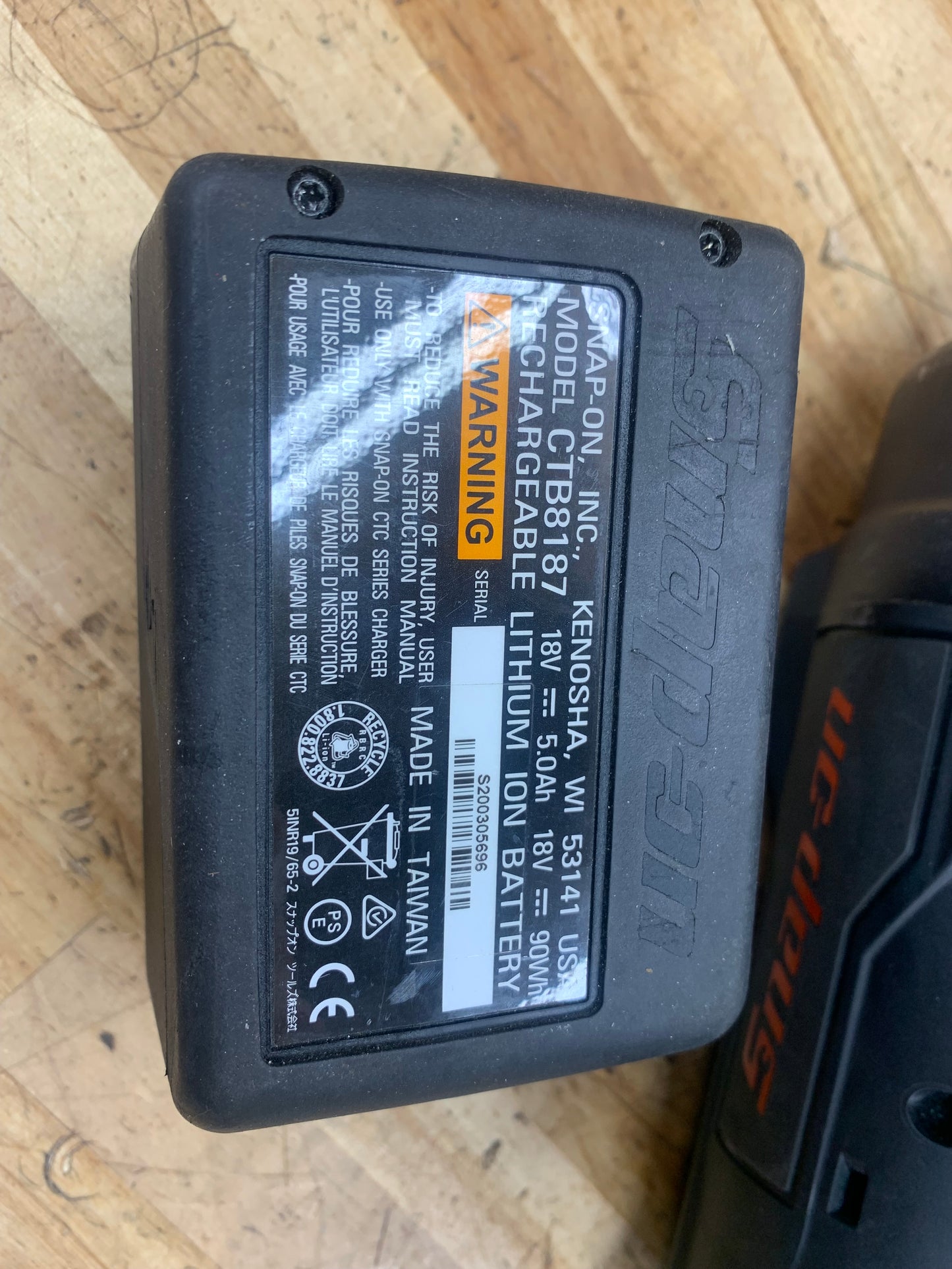 Snap On 1/2” Impact Monster Lithium 18v WITH BATTERY CT9080BK