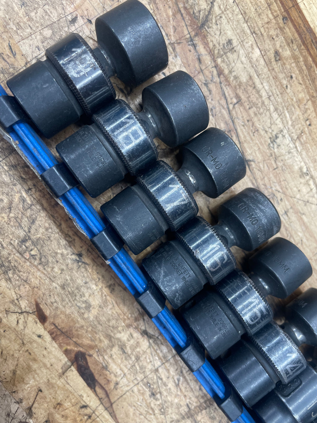 Matco 3/8" Metric Swivel Universal Socket Set 10pc 10-19mm SBUPM106V