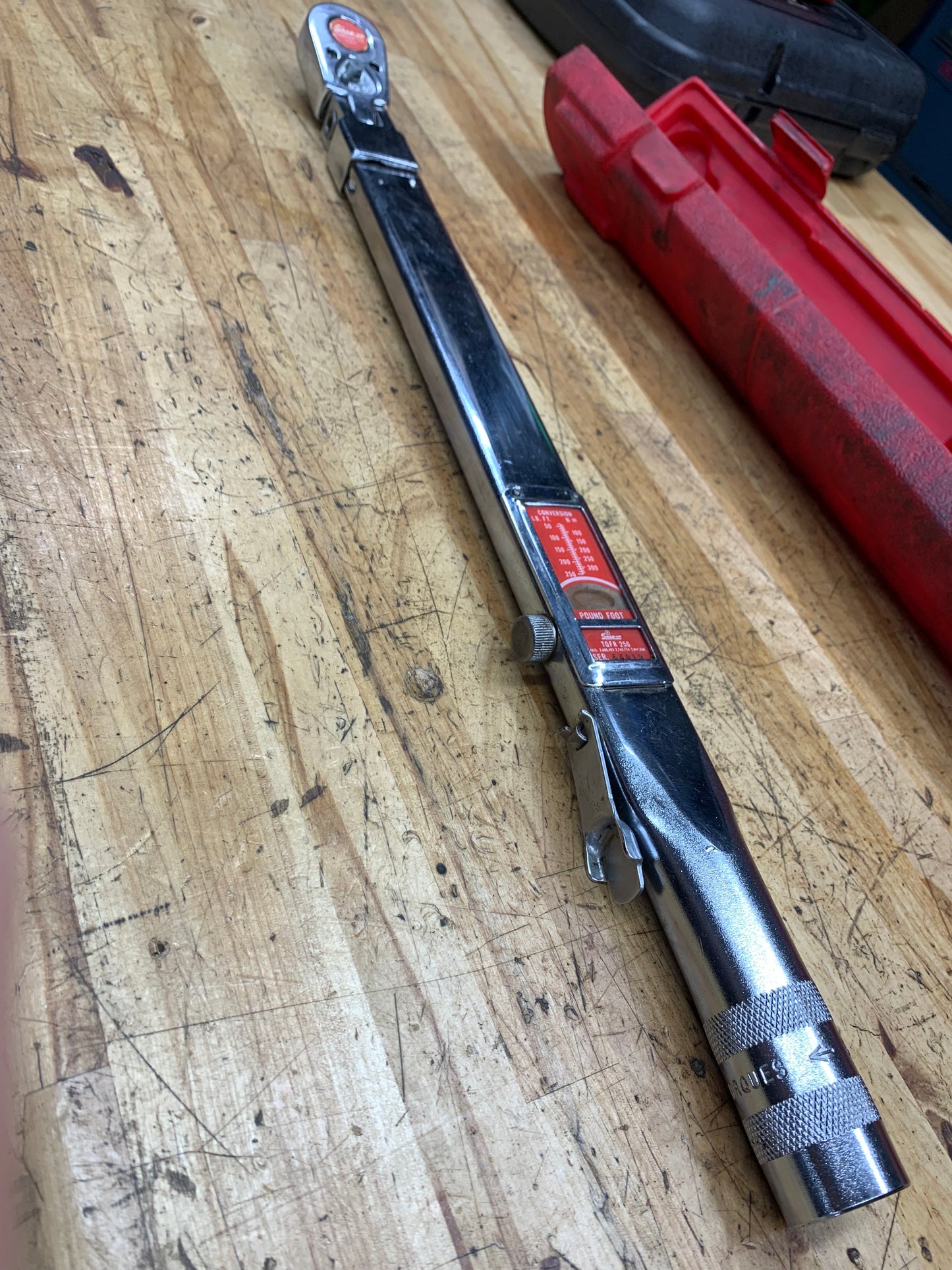 Snap On 1/2” Torque Wrench 50-250 ft lb. Click Style USA TQFR250