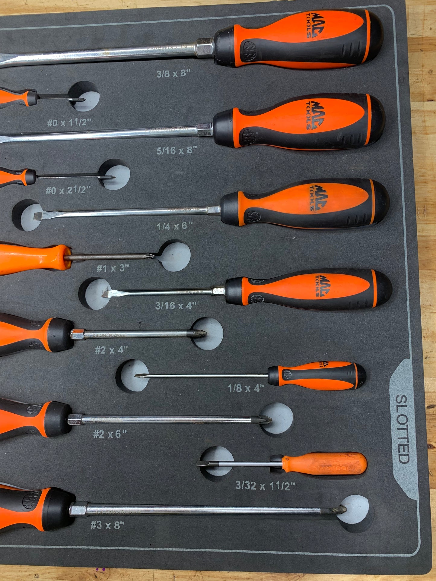 Mac Tools* Macsimizer Grip Screwdriver Set in Foam Tray 12pc SDRBM12FN